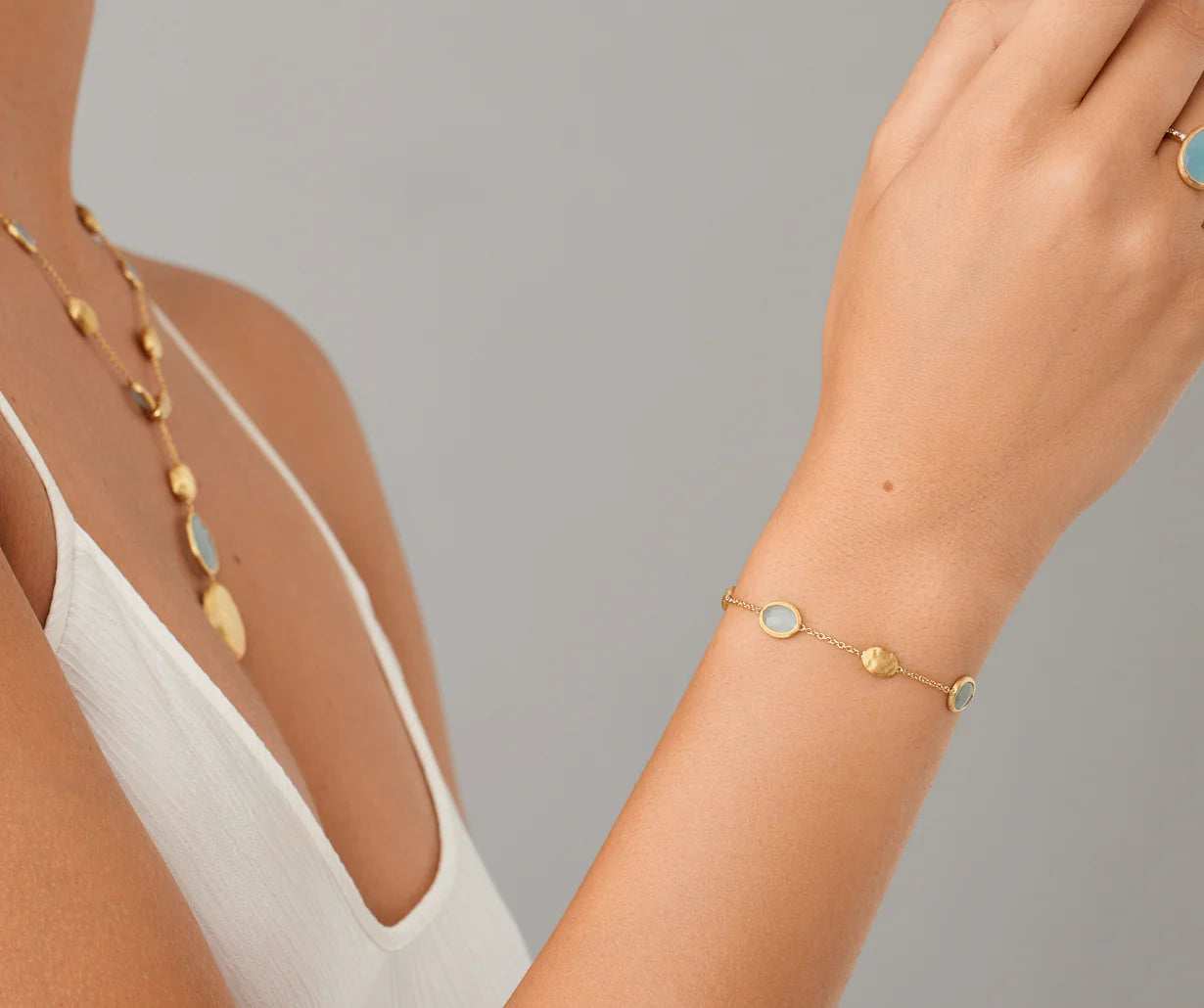 Bracciale con ovaline in oro e acquamarina