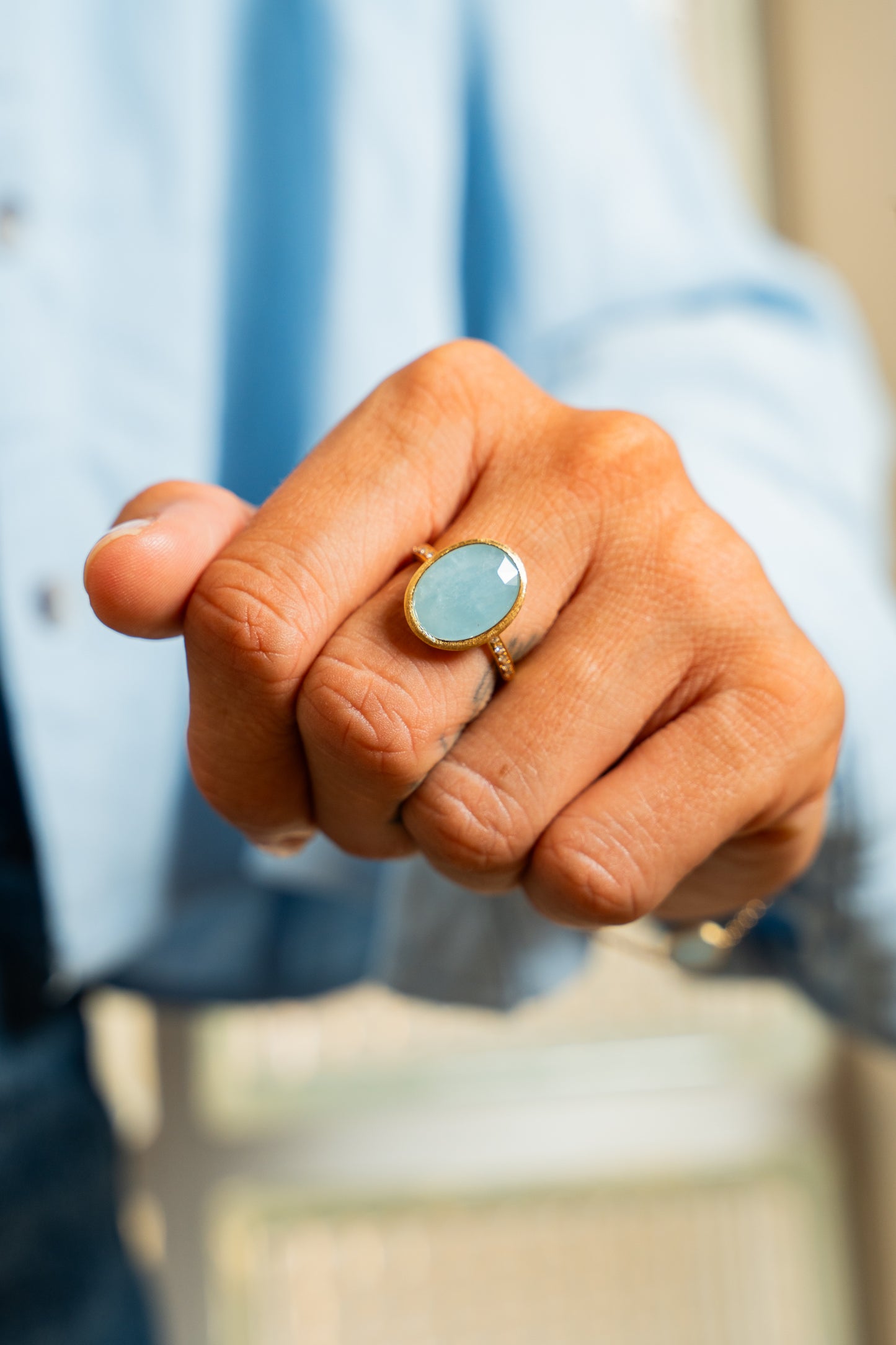 Anello con acquamarina e diamanti